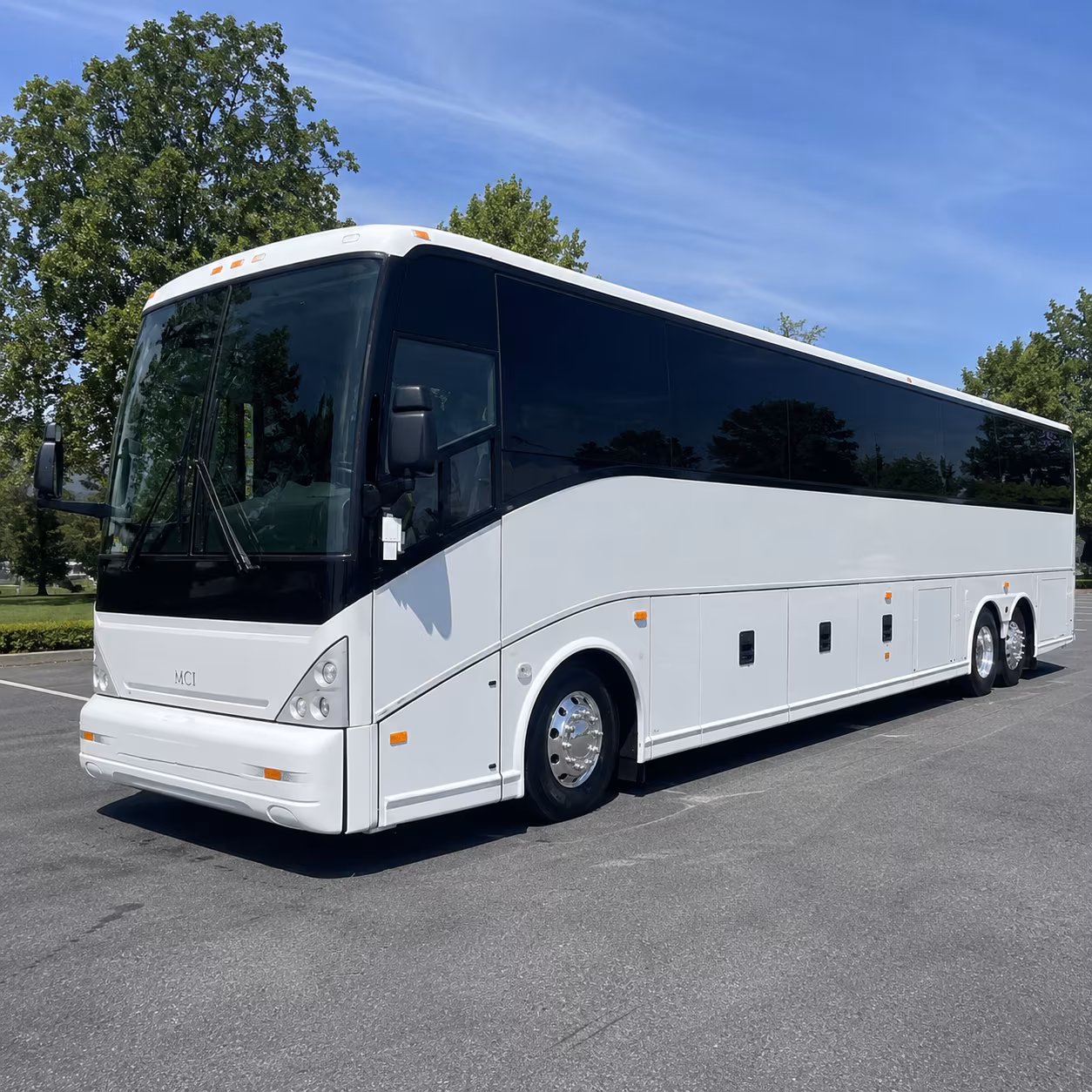 explore the litchfield hills wine country on a charter bus from norwalk