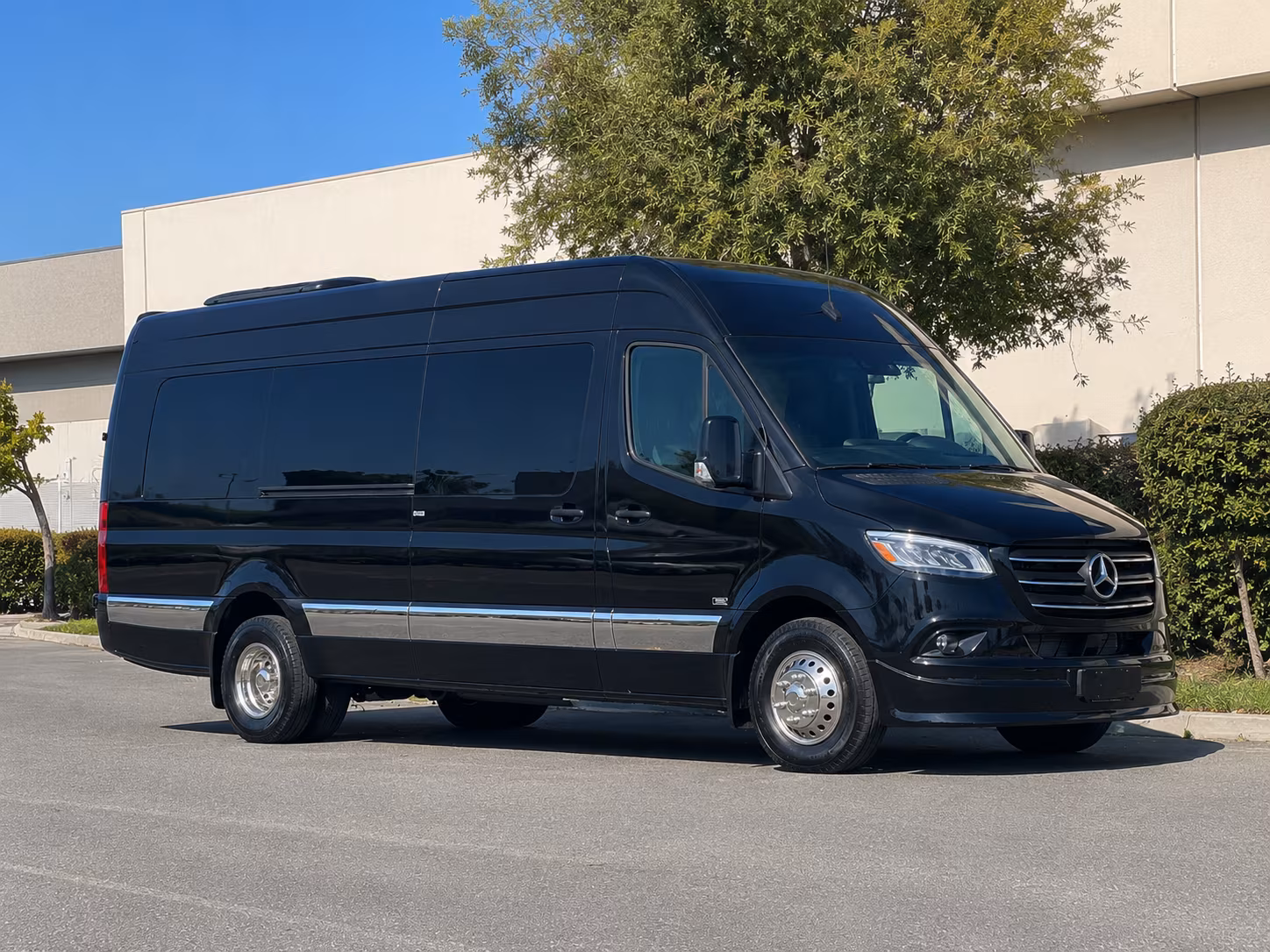 sprinter limos and minibuses for smaller norwalk prom groups
